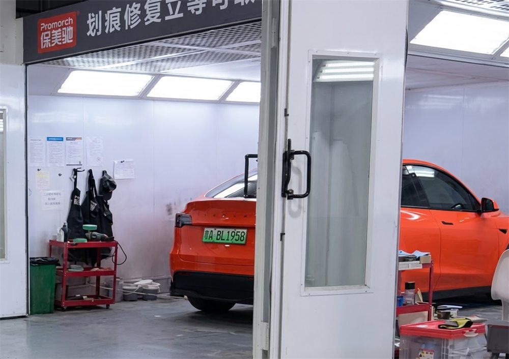 液態車衣噴塗施工現場
